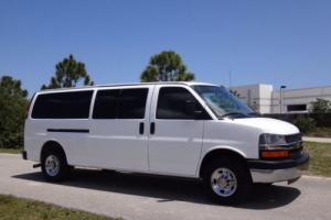 2007 Chevrolet Express 15 Passenger Van Photo