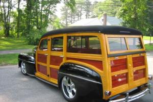 1947 Ford woodie Photo