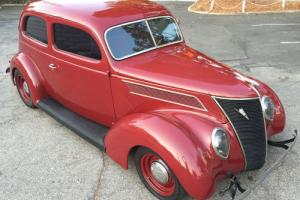 1937 Ford Tudor Sedan Photo