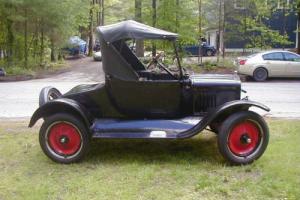 1925 Ford Model T Roadster Photo