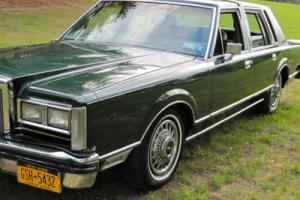 1980 Lincoln Continental Photo