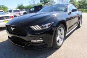 2017 Ford Mustang V6 Photo