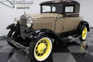 1930 Ford 2 Door Sedan