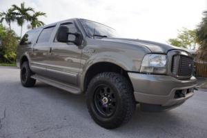 2002 Ford Excursion Photo