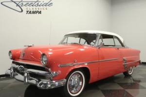 1953 Ford Crown Victoria Photo