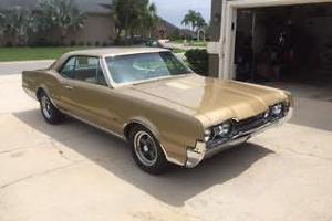 1967 Oldsmobile 442 holiday coupe