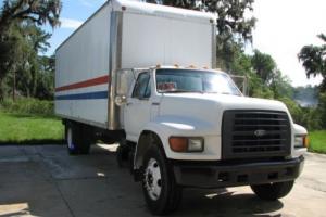 1999 Ford F800 Photo