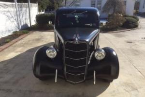 1935 Ford COUPE Photo