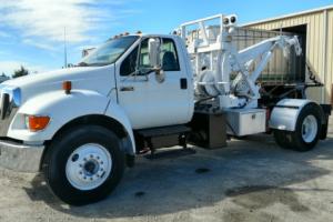 2004 Ford F750 Photo