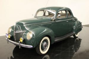 1939 Ford Deluxe Coupe Photo