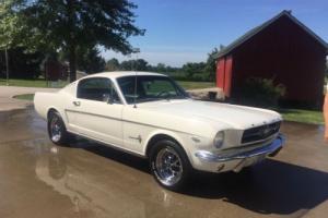 1965 Ford Mustang 2+2 Photo