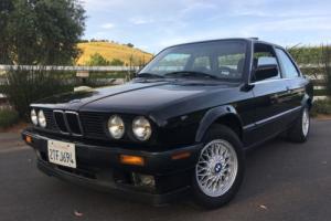 1990 BMW 3-Series 325is Photo