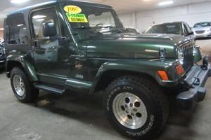 1997 Jeep Wrangler 4X4 / SAHARA / 4.0L / AUTO