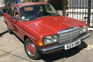 MERCEDES 1983 (123) SERIES 200 SALOON MANUAL EXCEPTIONAL CONDITION Photo