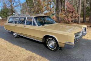 1967 Chrysler Town & Country Photo