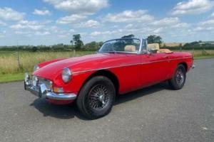 1976 MG MGB roadster in red Photo