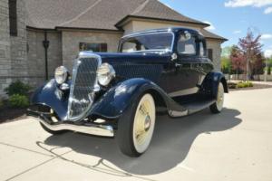 1934 Ford Deluxe Photo