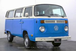 1973 Volkswagen Bus Photo
