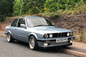 1990 BMW E30 3SERIES 318I LUX PETROL MANUAL 2DR COUPE IN GLACIER BLUE ** 2 KEYS Photo