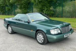 1995 MERCEDES-BENZ W124 E320 CABRIOLET SPORTLINE CONVERTIBLE - 1 OWNER GREEN Photo