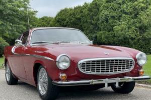 1965 Volvo 1800S Photo