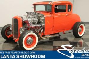 1930 Ford 5-Window Coupe Photo