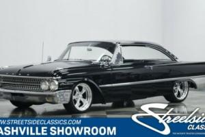 1961 Ford Galaxie Starliner Photo