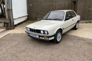 BMW E30 320i 2 door