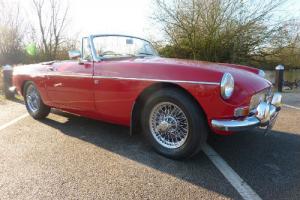  MGB ROADSTER 1968 TARTAN RED (REPAINT 2012) BLACK HIDE PIPED IN RED - STUNNING  Photo