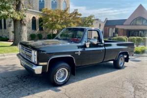 1986 Chevrolet C-10 350CI 4WD - NO RESERVE!!