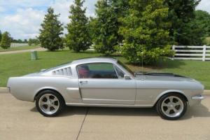 1965 Ford Mustang GT350 Fastback 2+2 Photo