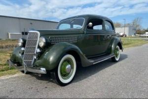 1935 Ford TUDOR Coupe Photo