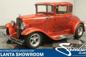 1931 Ford 5-Window Coupe Photo