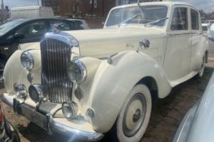 1953 BENTLEY R TYPE WHITE 4.5 PETROL RESTORED IDEAL WEDDING CAR HIRE Photo