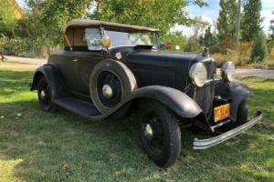 1932 Ford Deluxe Photo