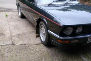 BMW 528i E28 1987 Photo