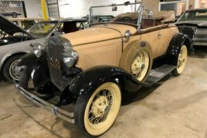 1930 Ford Model A Deluxe Roadster Photo