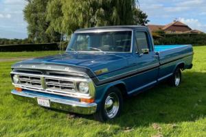 Ford F100 pick up truck v8 automatic Photo