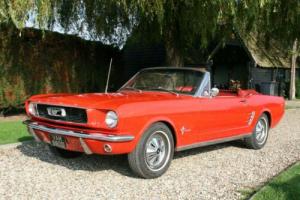 Ford Mustang Convertible Auto.Power disc brakes, power steering.Great condition