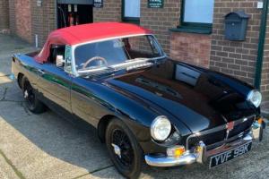 1971 MGB Roadster, Heritage shell, recent £7000 expenditure, stunning car Photo