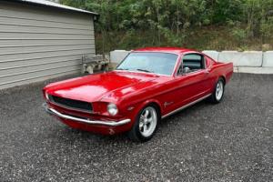 1965 Ford Mustang FASTBACK 302 4SPD CONSOLE AC 4 WHEEL DISC Photo