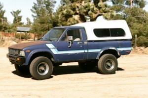 1983 Toyota Pickup stockland camper shell Photo