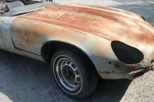 Jaguar V12 E type roadster, manual, matchinf, missing only gearbox, Solid car! Photo