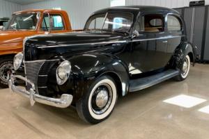 1940 Ford Deluxe Deluxe Photo