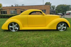 1937 Ford Roadster Photo
