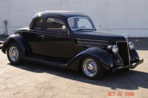 1936 Ford Deluxe Photo