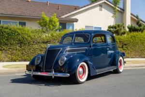 1937 Ford 2-Door Sedan