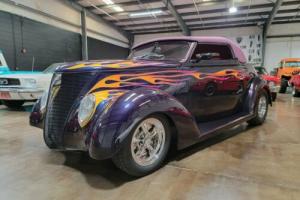 1937 Ford Street Rod Cabriollet Photo
