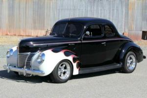 1940 Ford Deluxe Coupe Photo