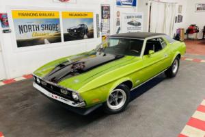 1972 Ford Mustang - GRANDE COUPE - 302 V8 ENGINE - Photo